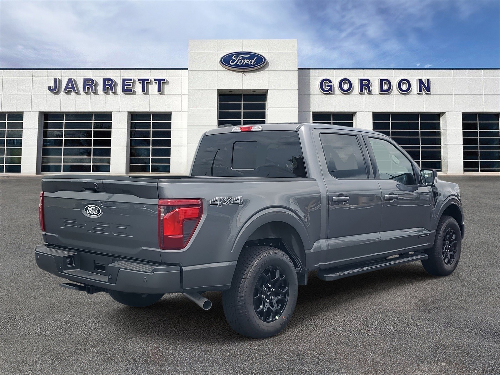 2025 Ford F-150 XLT photo 3