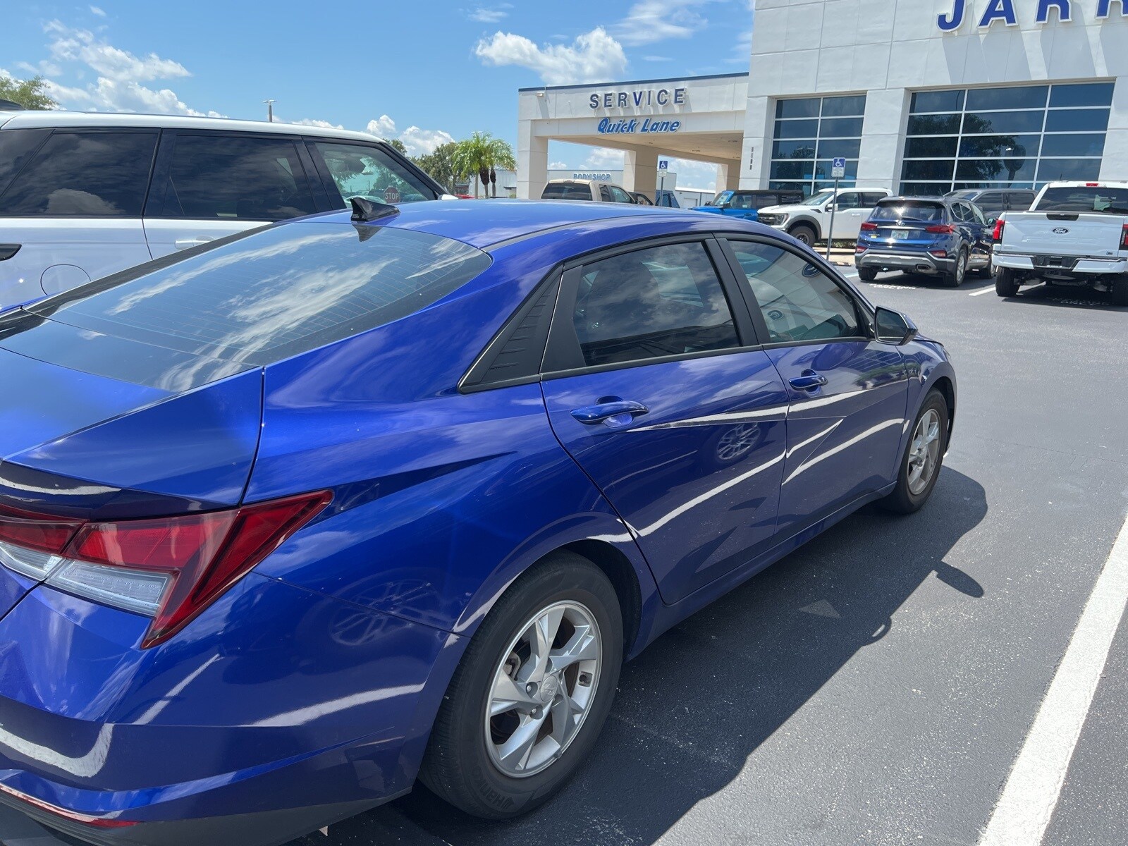 2023 Hyundai Elantra SE photo 4