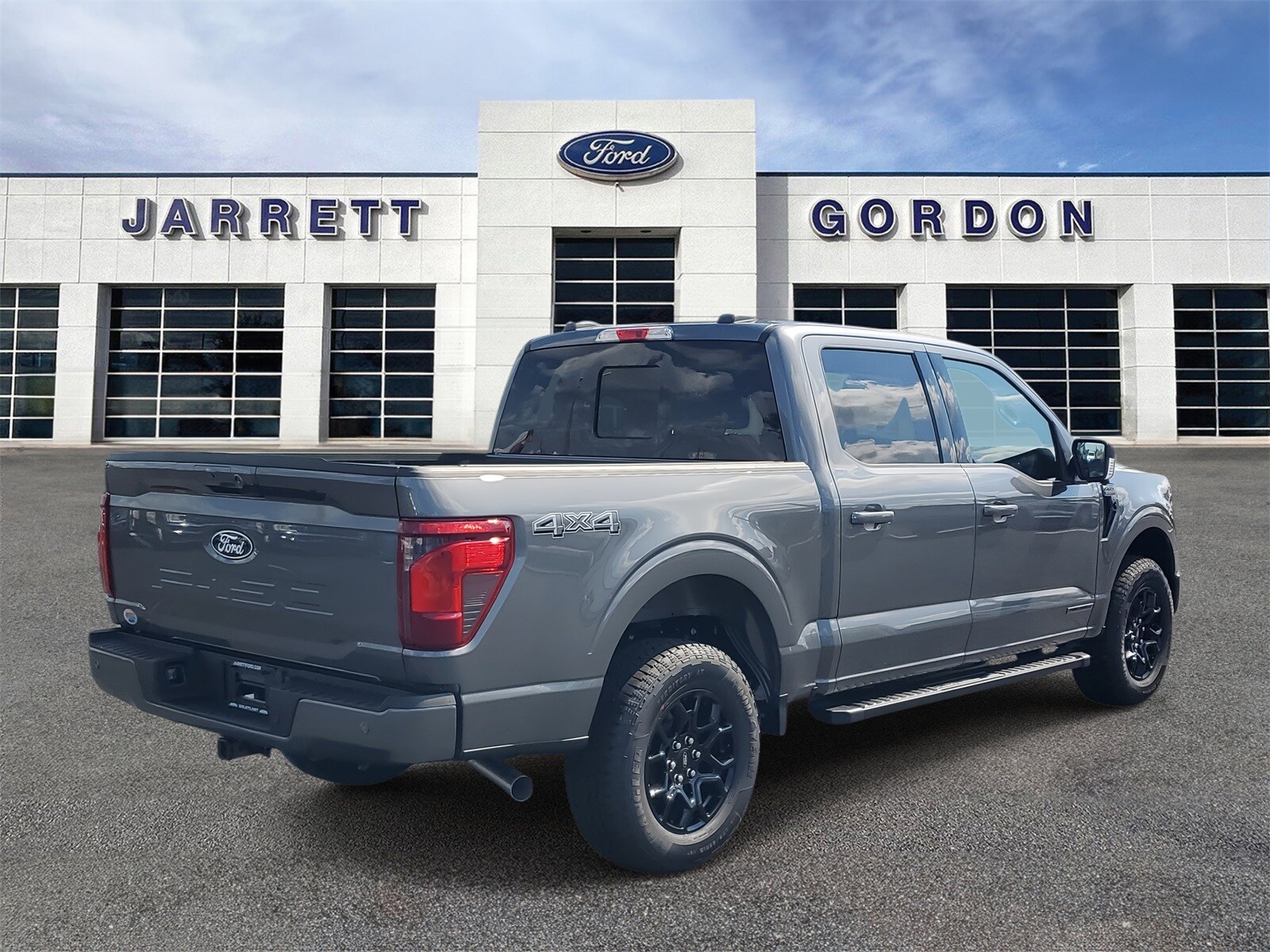 2025 Ford F-150 XLT photo 3