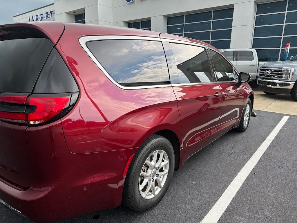 Certified 2023 Chrysler Pacifica Touring L Van Passenger Van