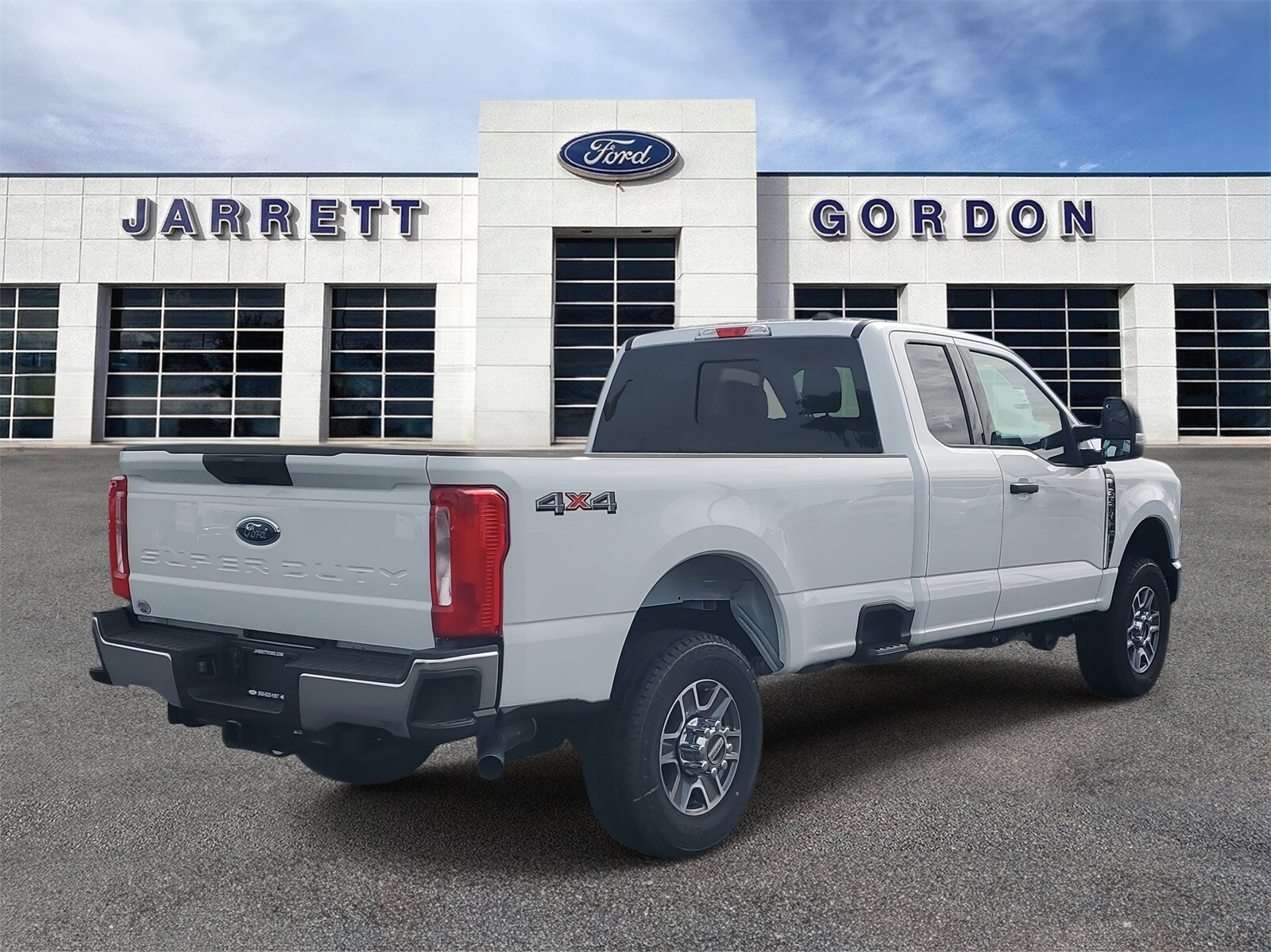 2025 Ford F-350 XLT photo 4