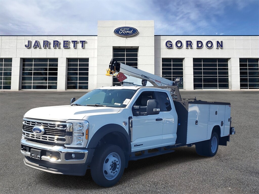 New 2025 Ford F-550 Chassis TRUCK