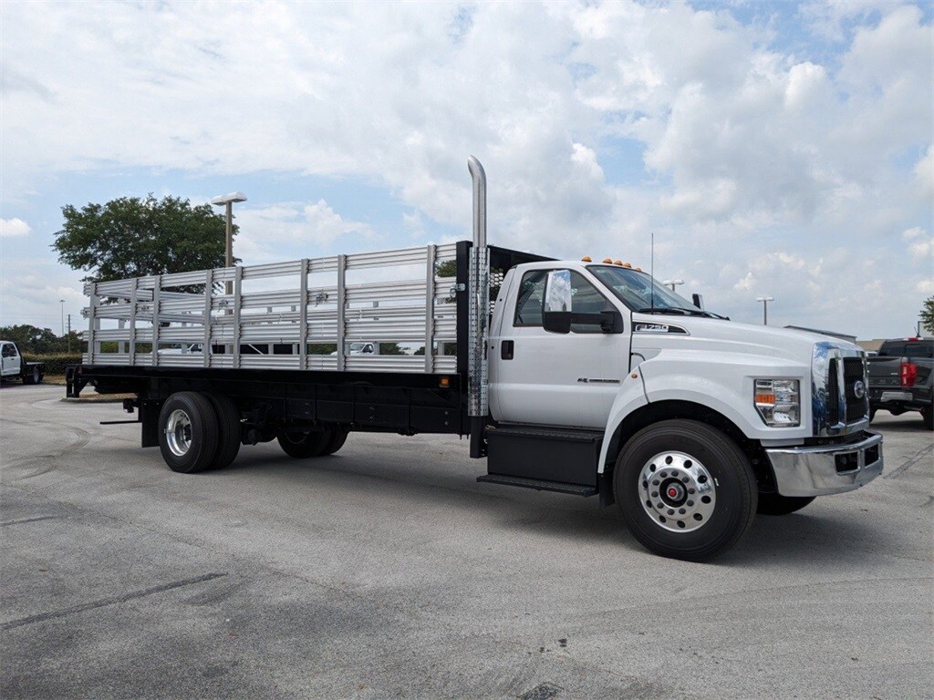 2024 Ford F-750 Base photo 2