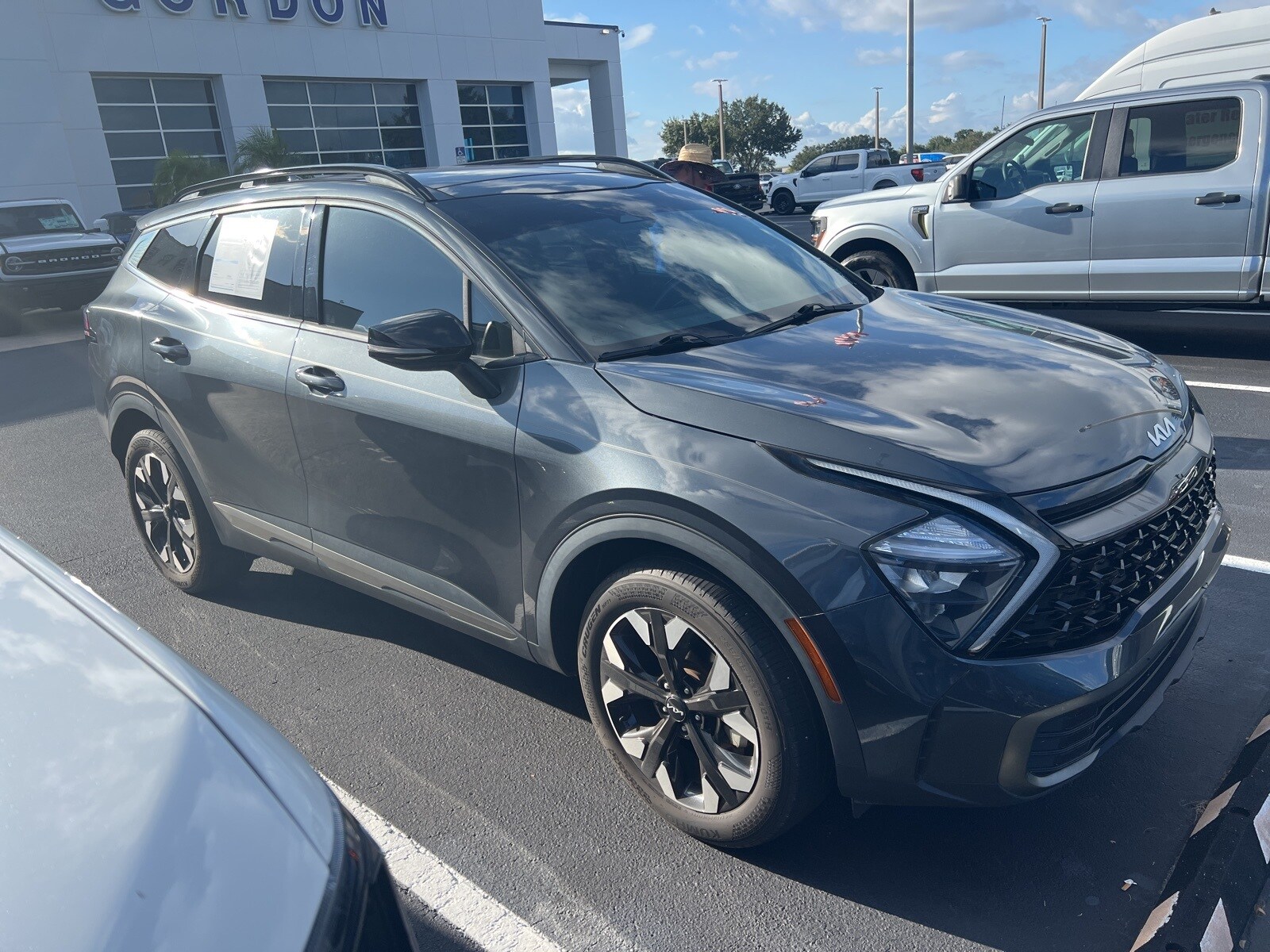 2023 Kia Sportage X-Line photo 2
