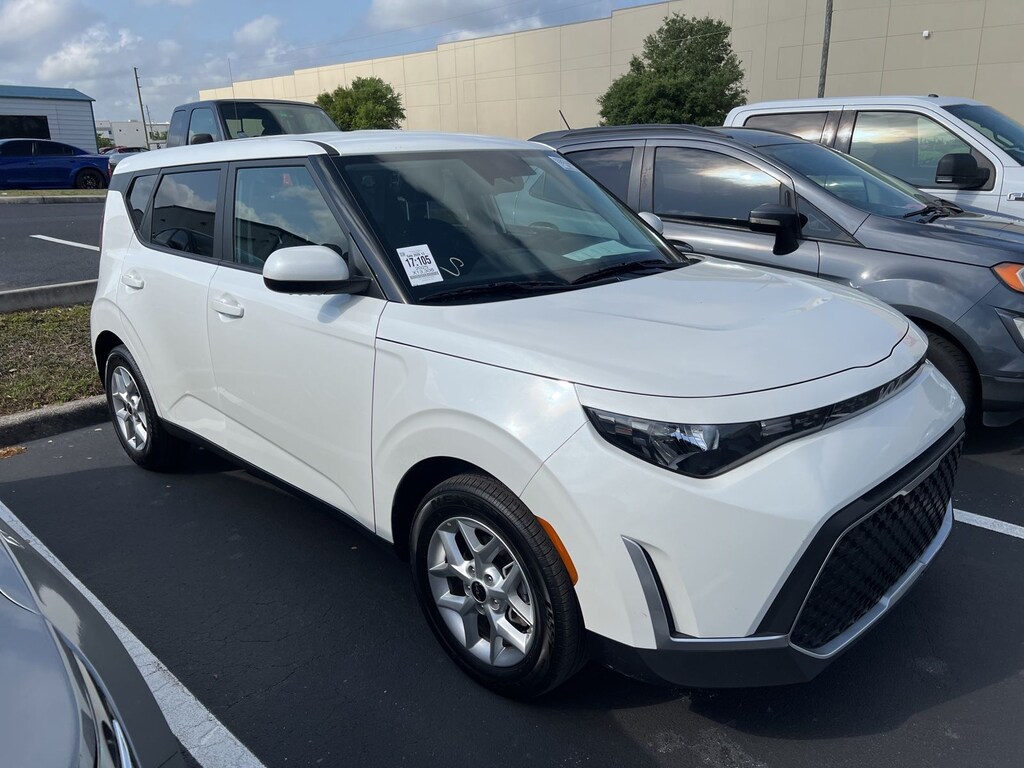Used 2025 Kia Soul LX Hatchback