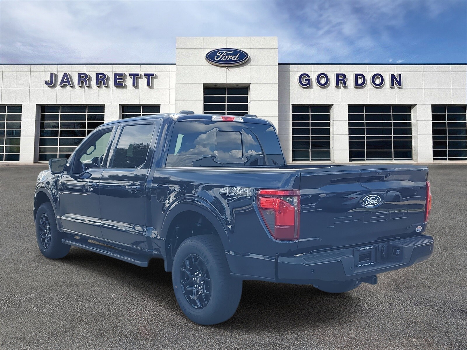 2025 Ford F-150 XLT photo 2