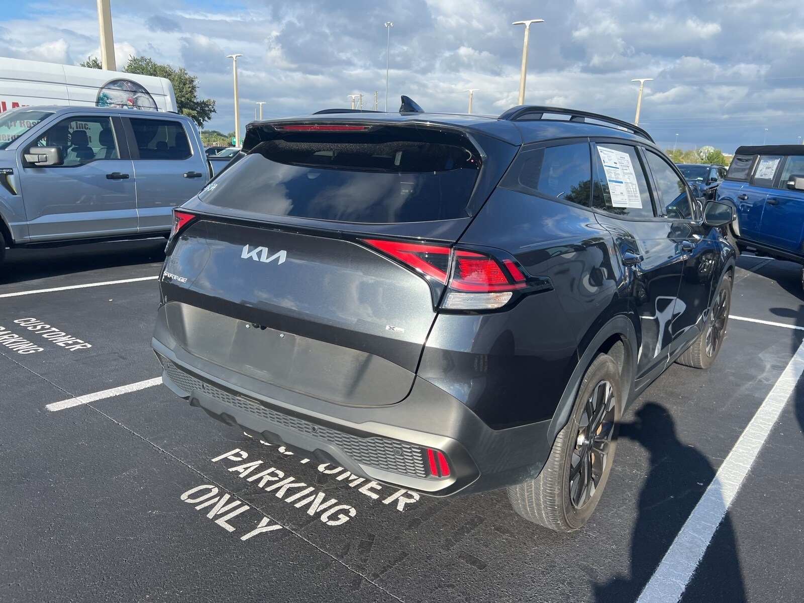 2023 Kia Sportage X-Line photo 4