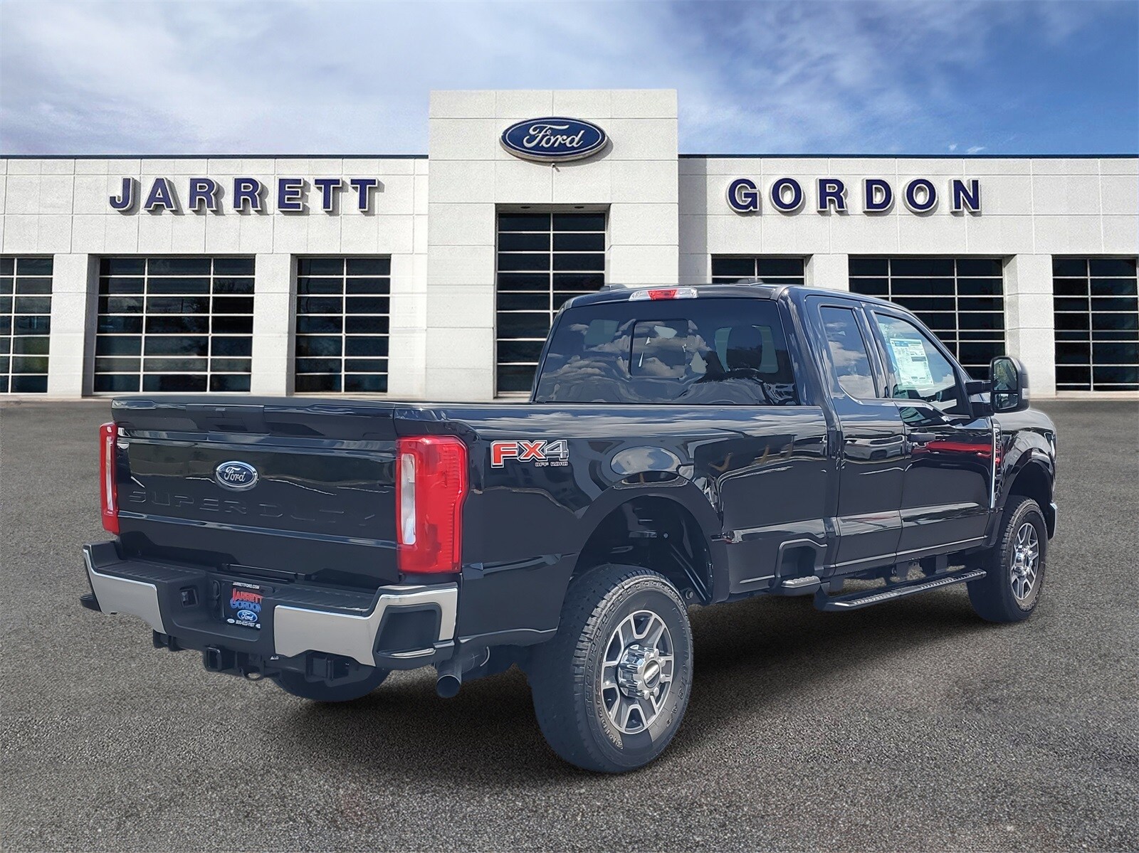 2025 Ford F-350 XLT photo 4