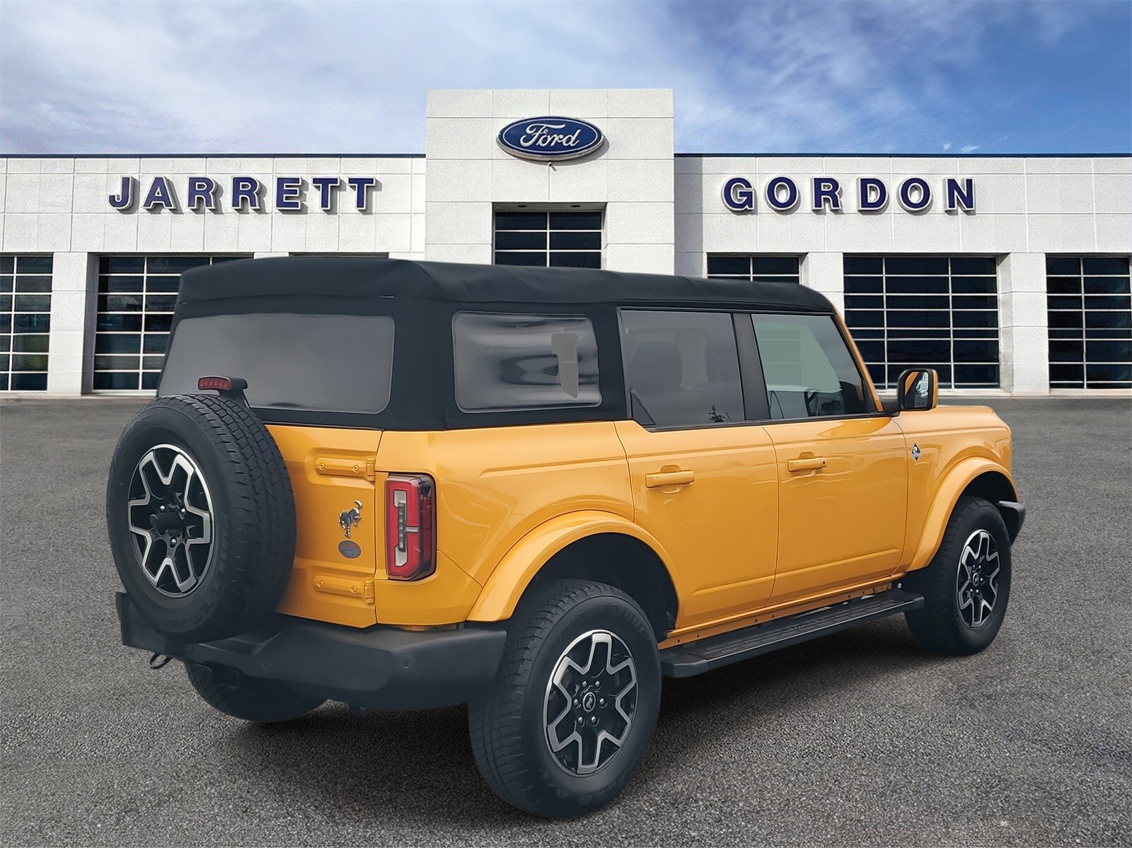 2021 Ford Bronco Outer Banks photo 3
