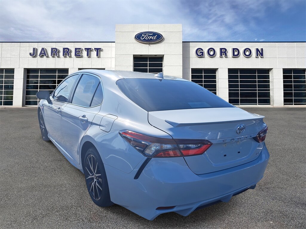 Used 2023 Toyota Camry SE Sedan