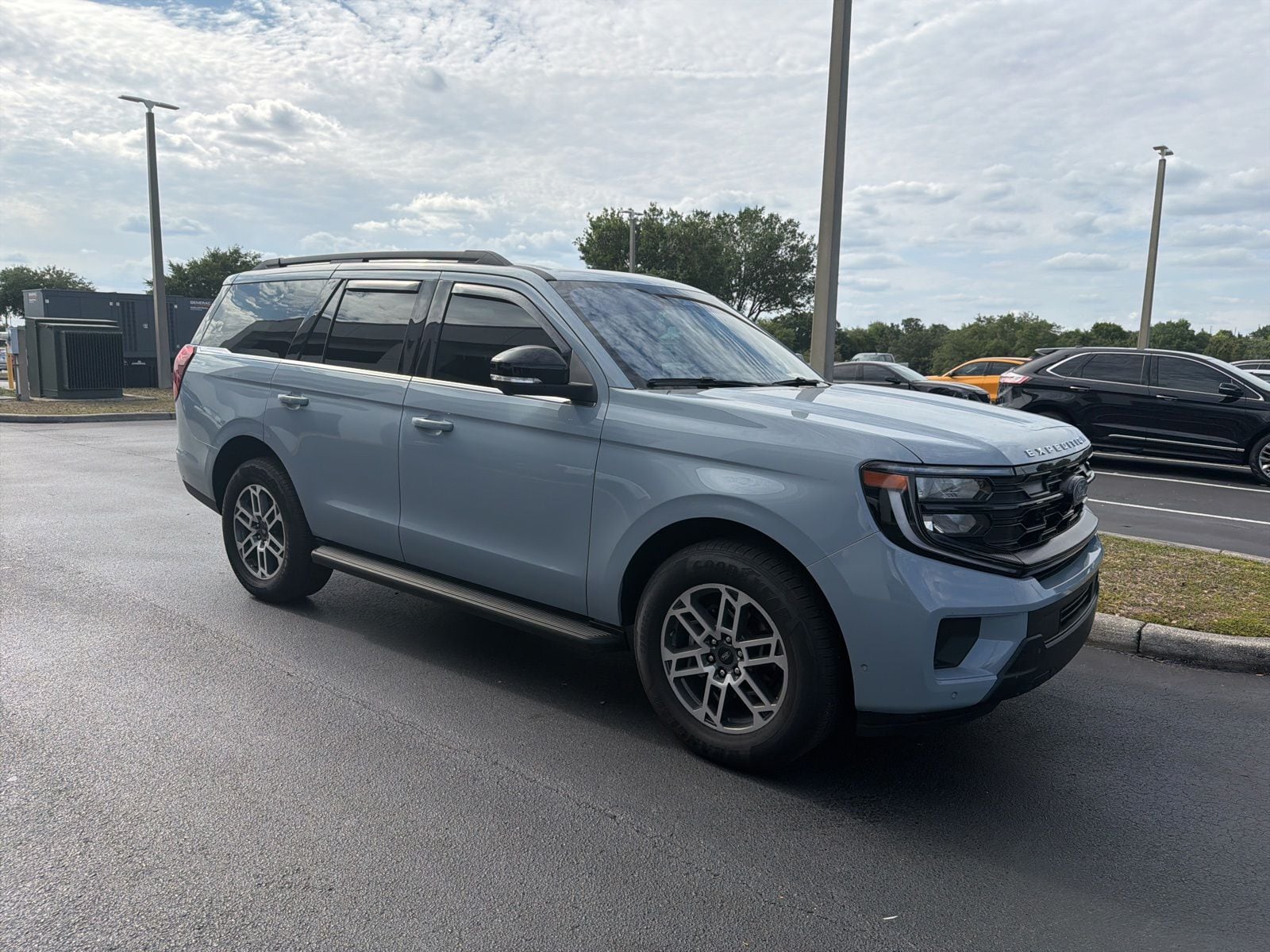 2025 Ford Expedition Active's photo