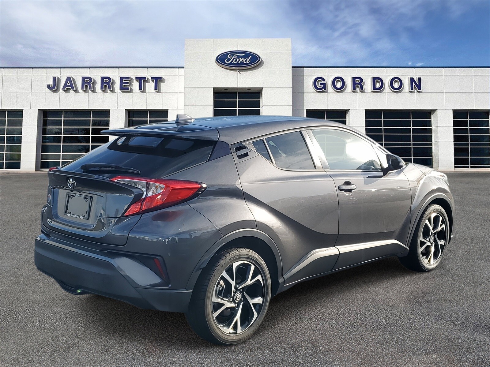 2021 Toyota C-HR XLE photo 4