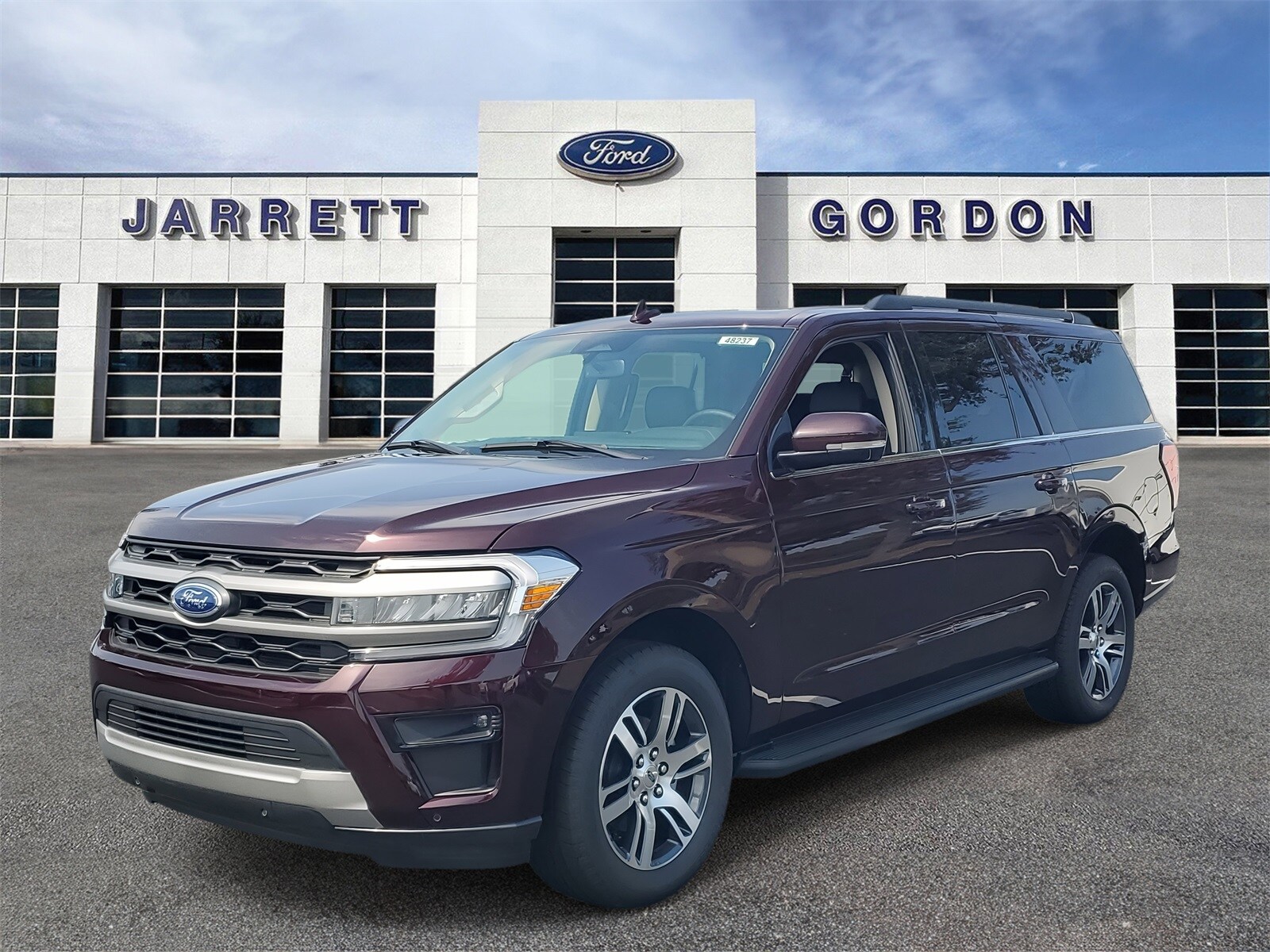 2024 Ford Expedition MAX XLT photo 2