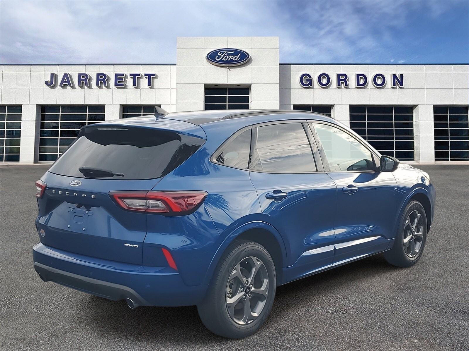 2023 Ford Escape ST-Line photo 2