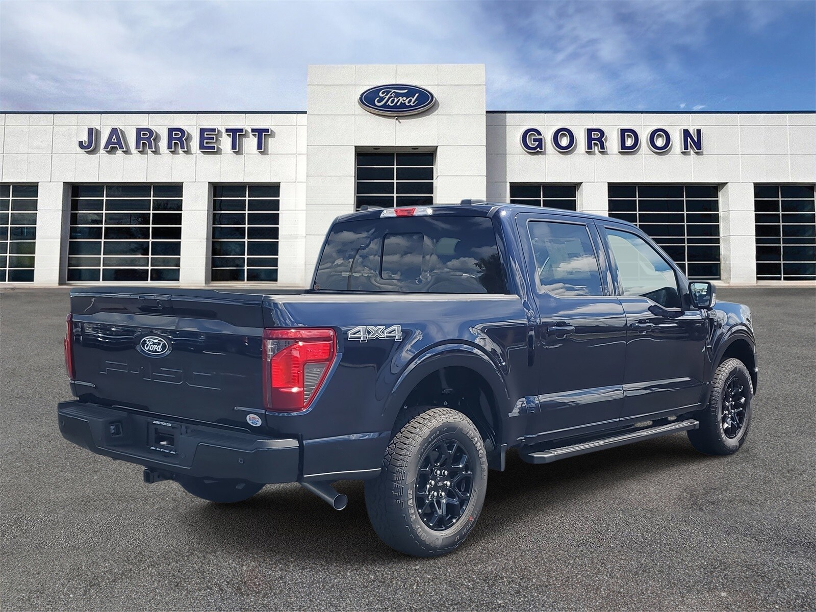 2025 Ford F-150 XLT photo 3