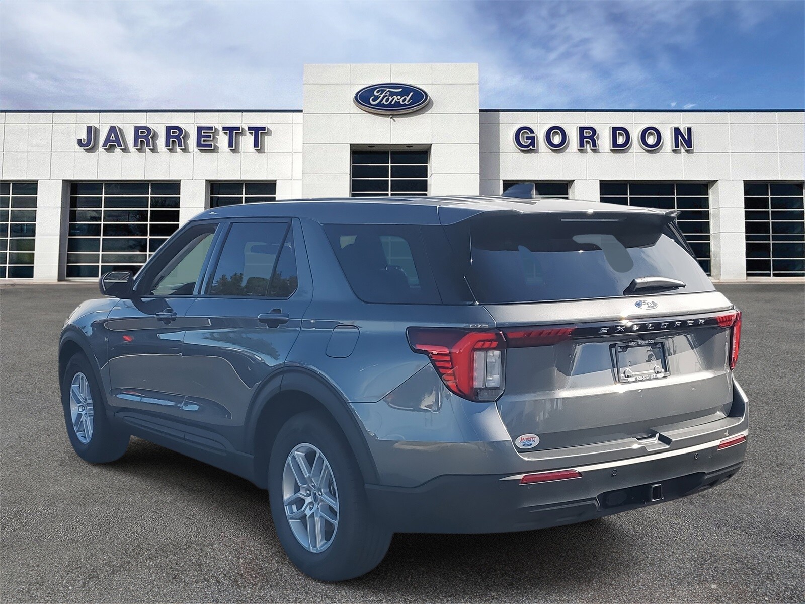 2026 Ford Explorer photo 3