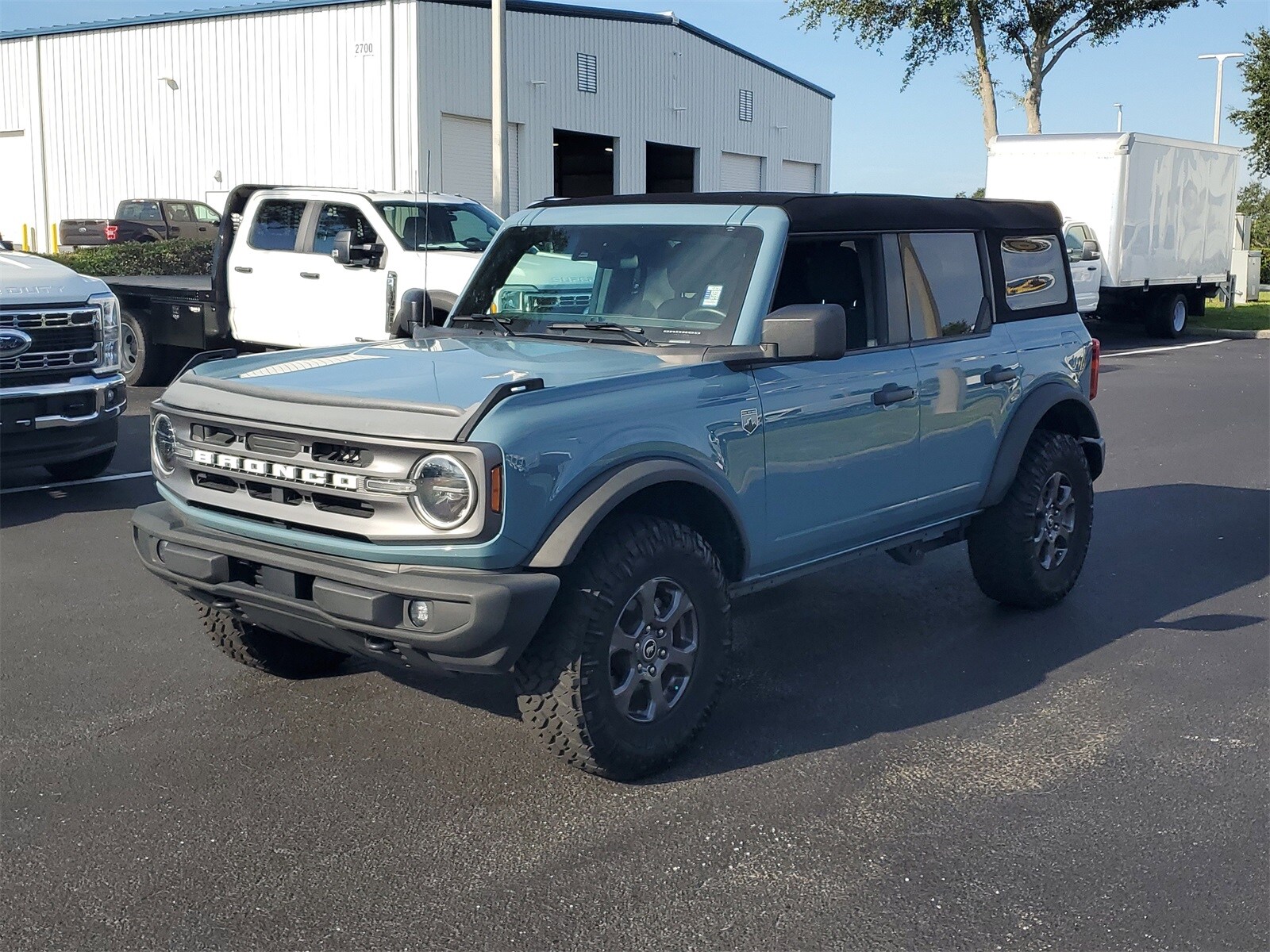 2023 Ford Bronco Big Bend photo 2