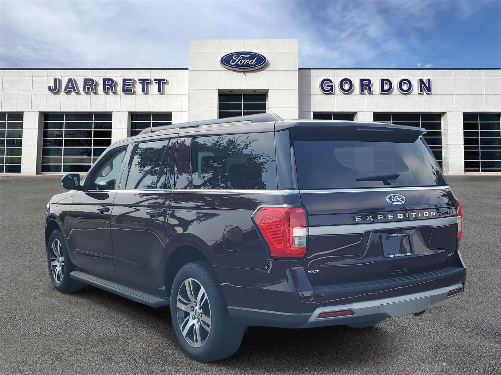 2024 Ford Expedition MAX XLT photo 3
