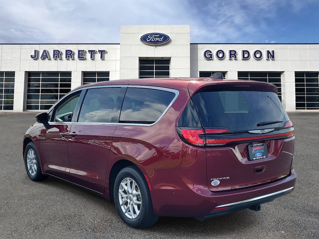 Certified 2023 Chrysler Pacifica Touring L Van Passenger Van