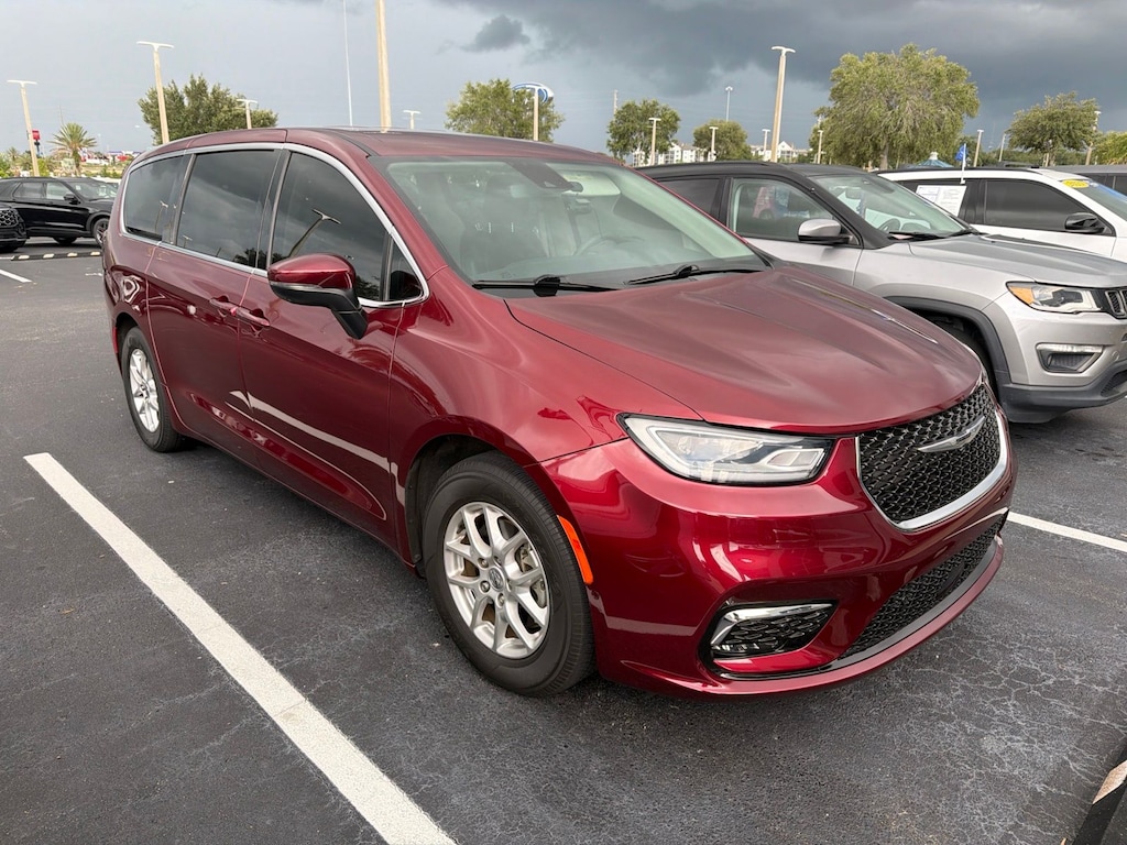 Certified 2023 Chrysler Pacifica Touring L Van Passenger Van