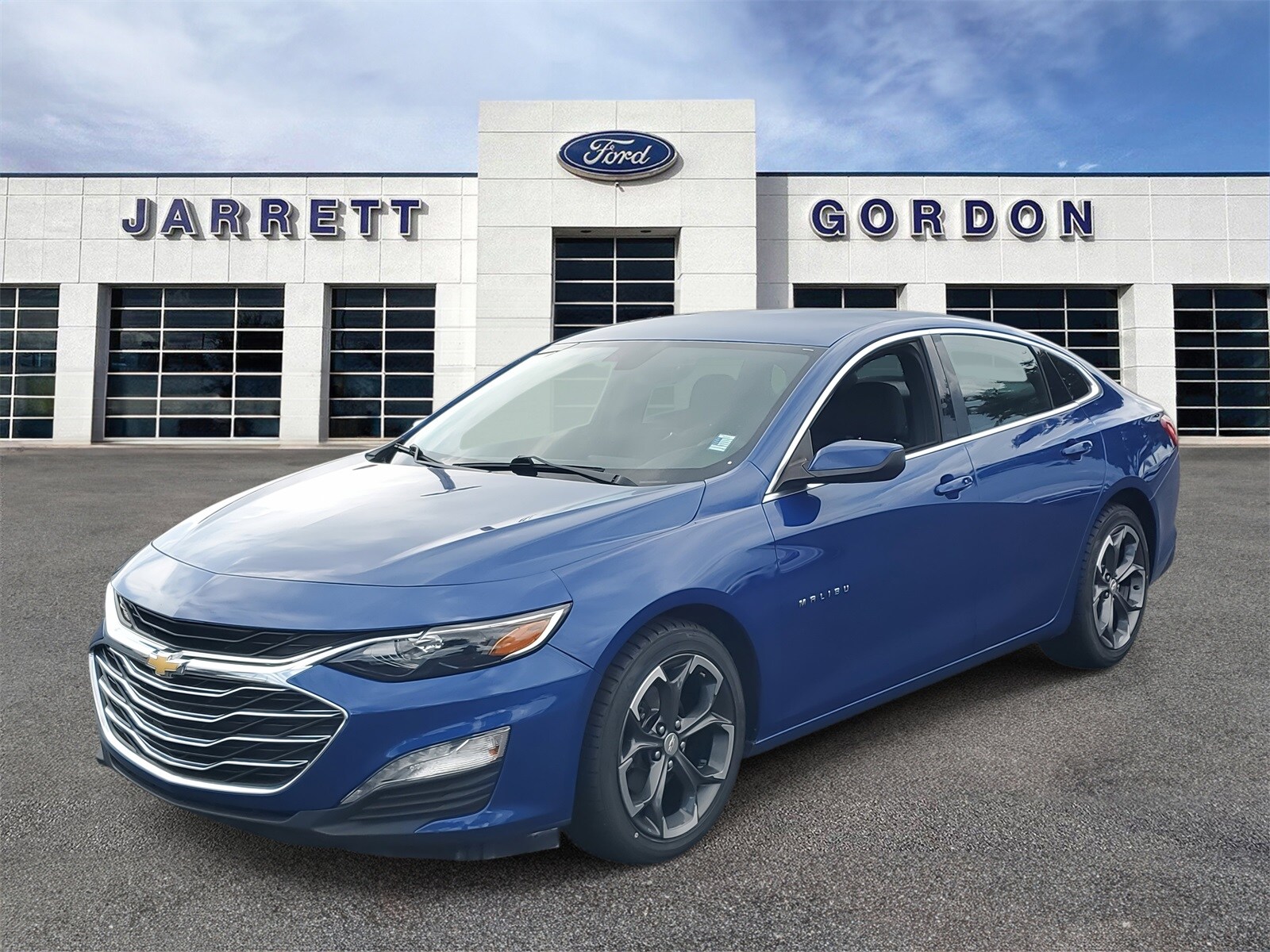 2023 Chevrolet Malibu 1LT photo 2