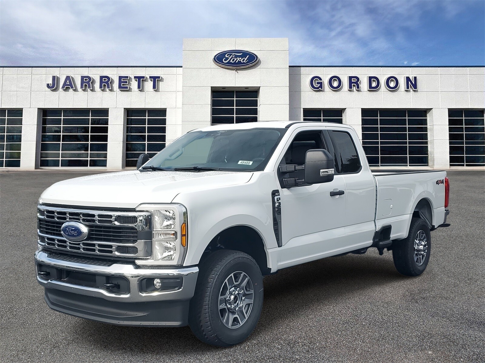 2025 Ford F-350 XLT photo 2