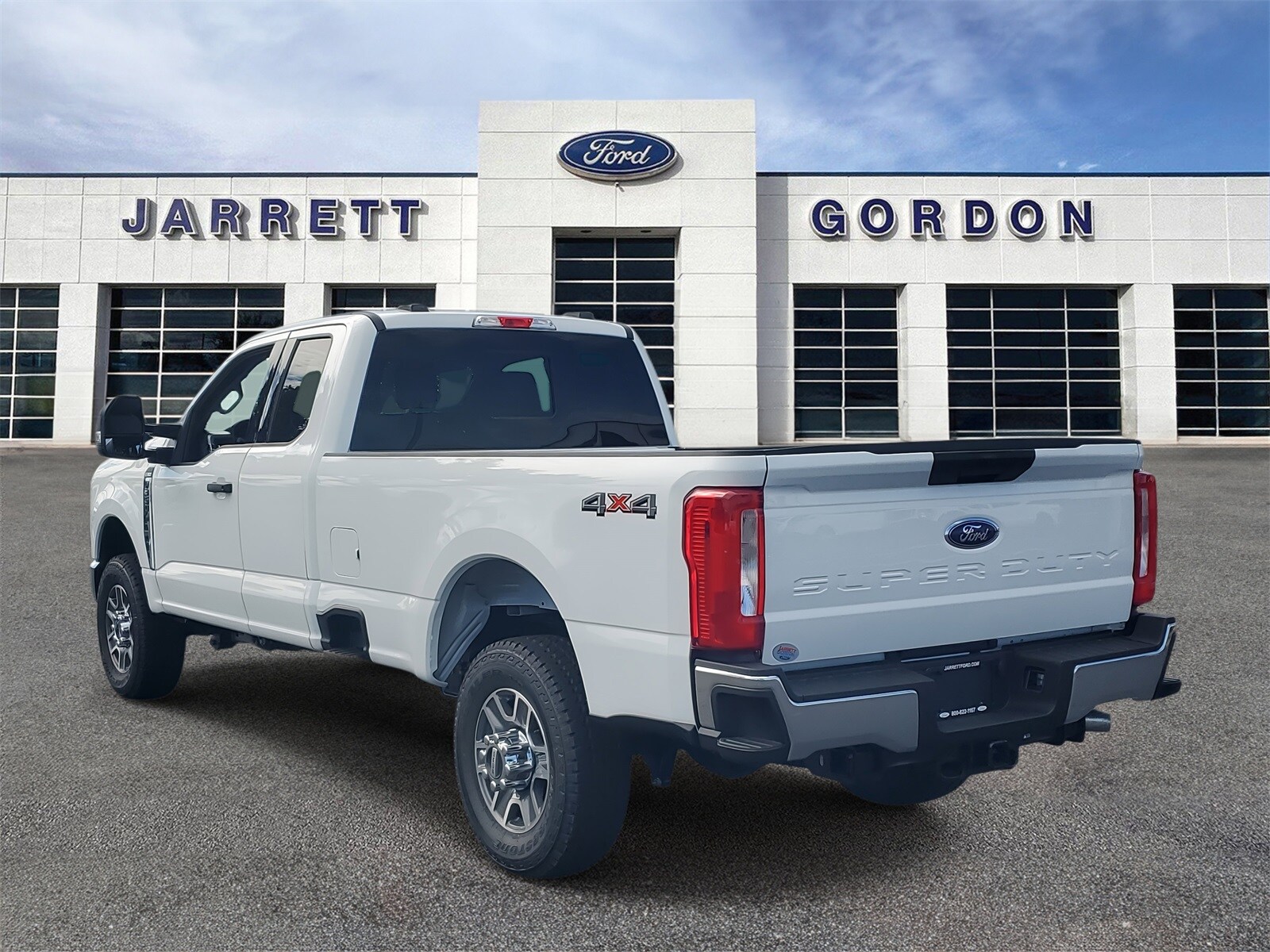 2025 Ford F-350 XLT photo 3