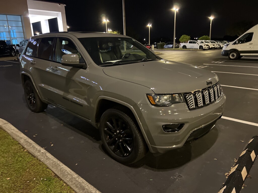 Used 2020 Jeep Grand Cherokee Laredo SUV