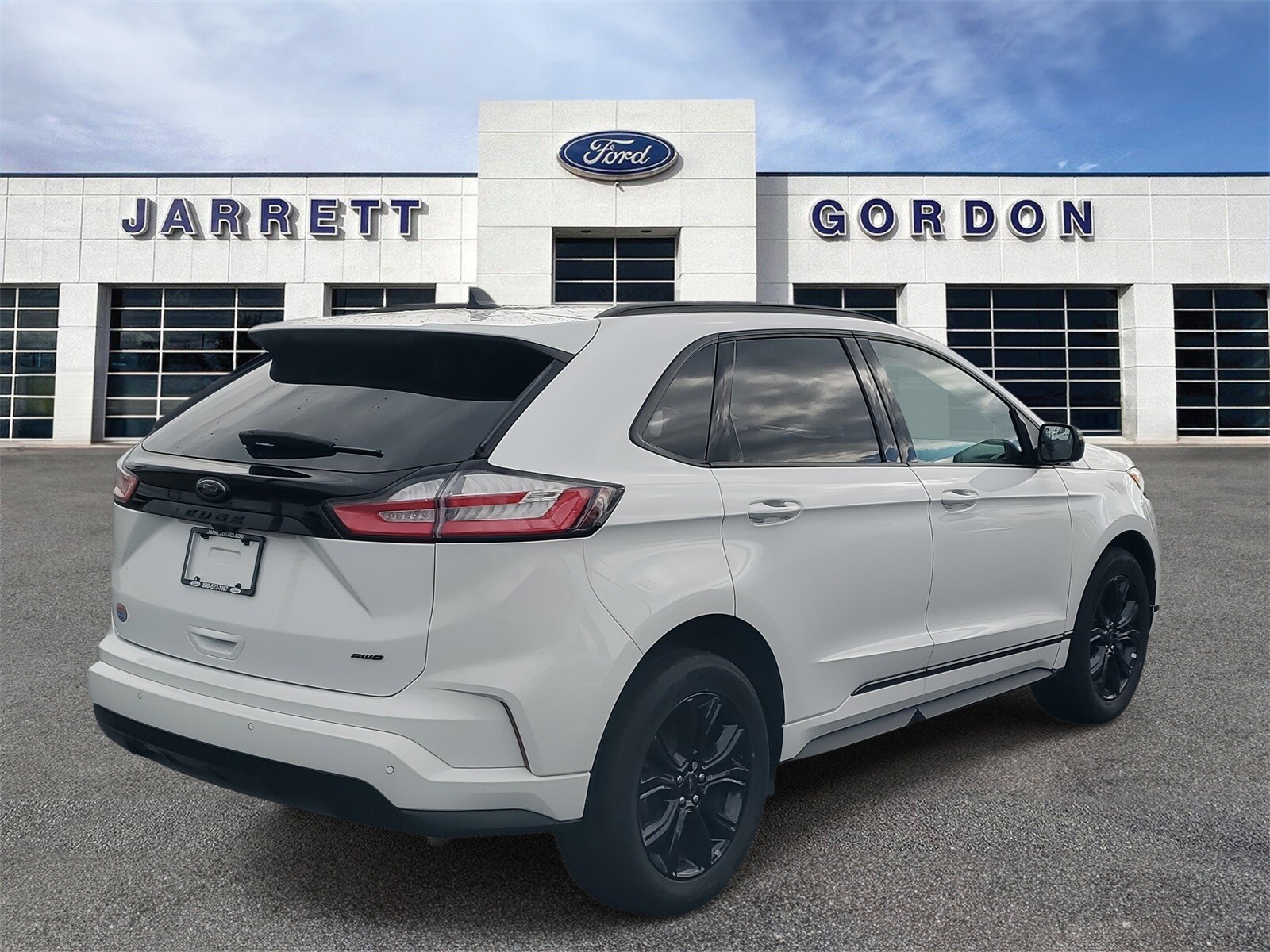 2024 Ford Edge SE photo 2