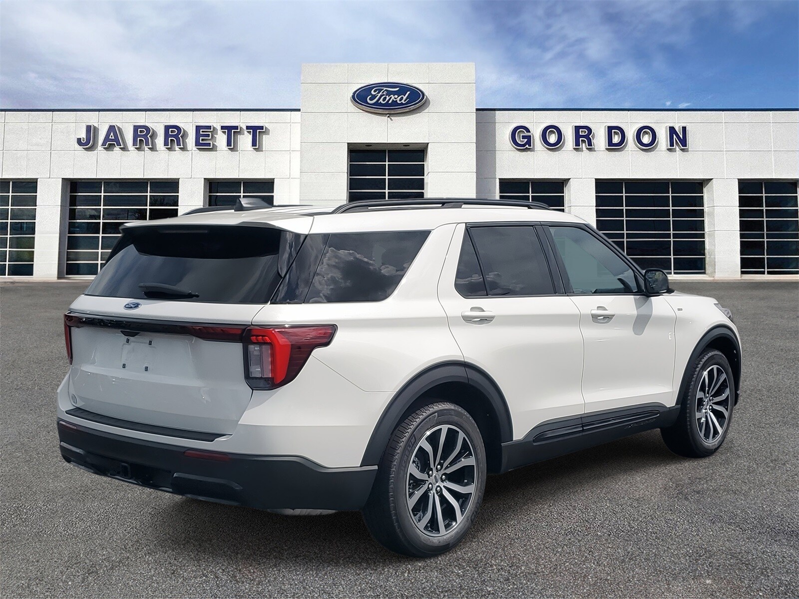 2025 Ford Explorer ST-Line photo 4