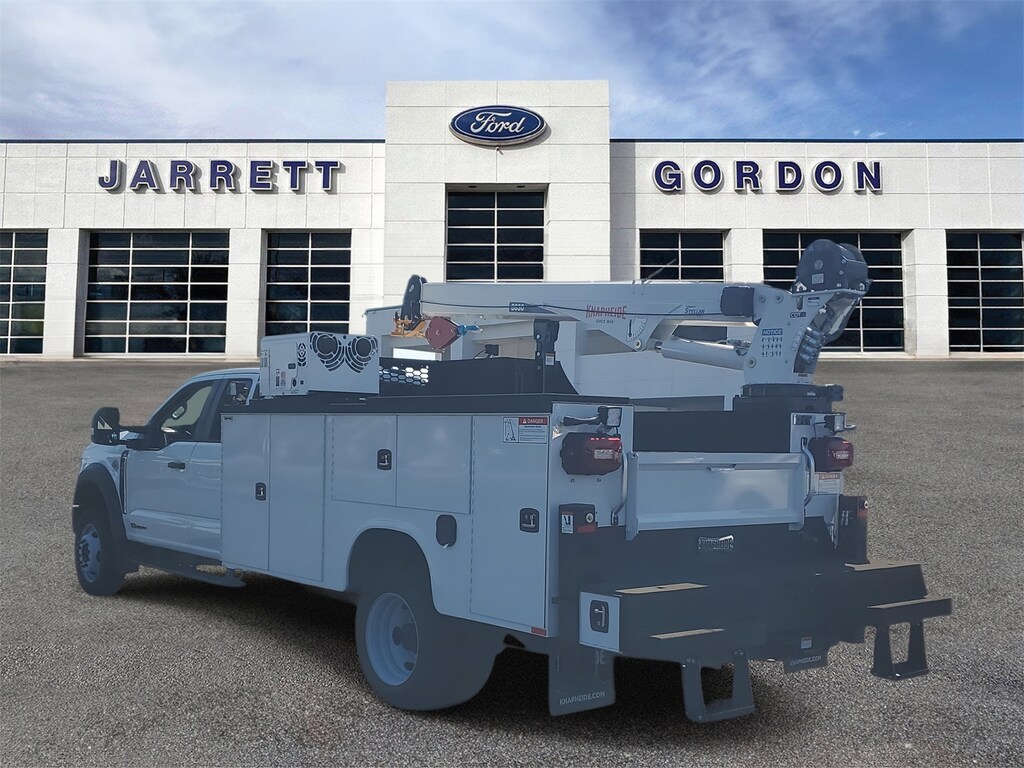 New 2025 Ford F-550 Chassis TRUCK