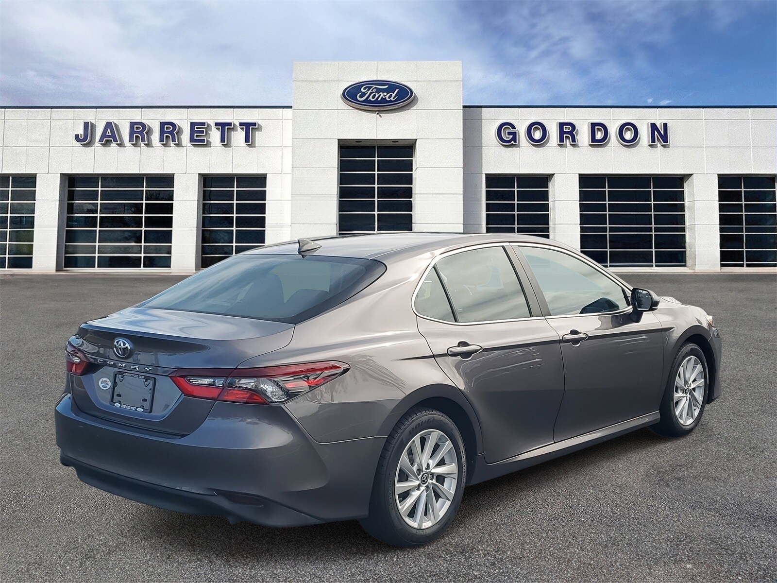 2021 Toyota Camry LE photo 4