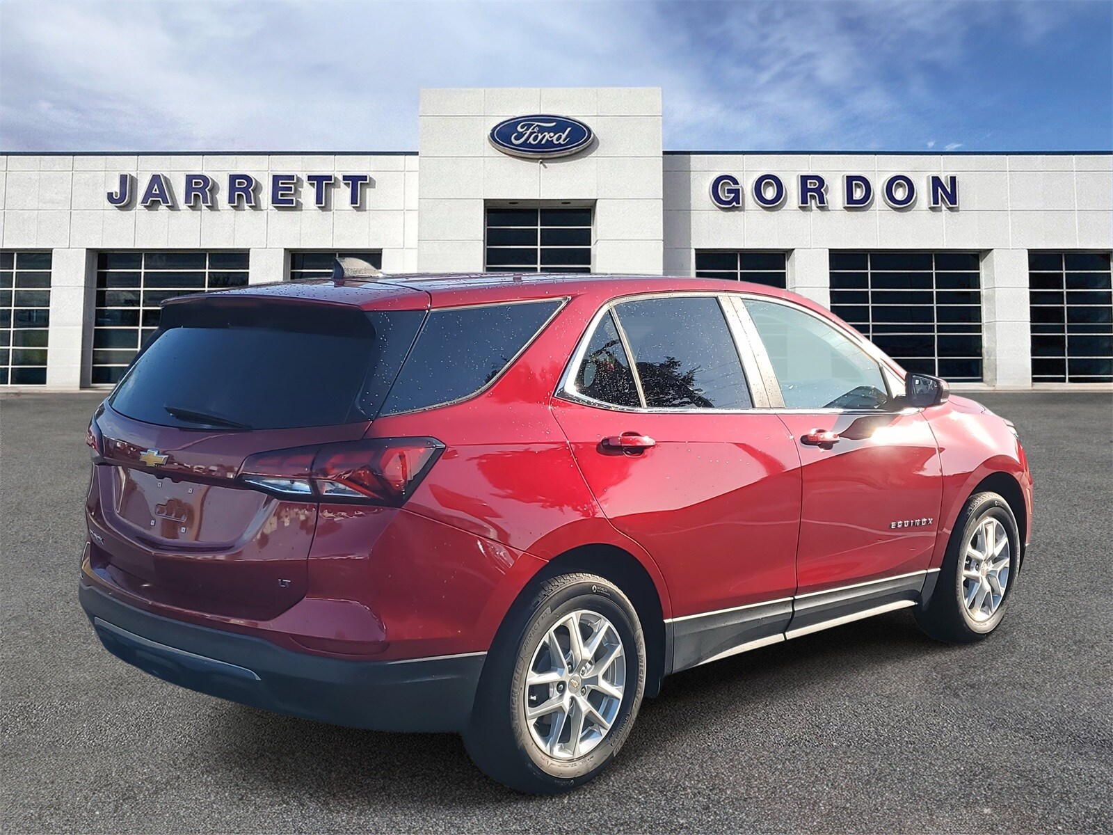 2023 Chevrolet Equinox LT photo 2