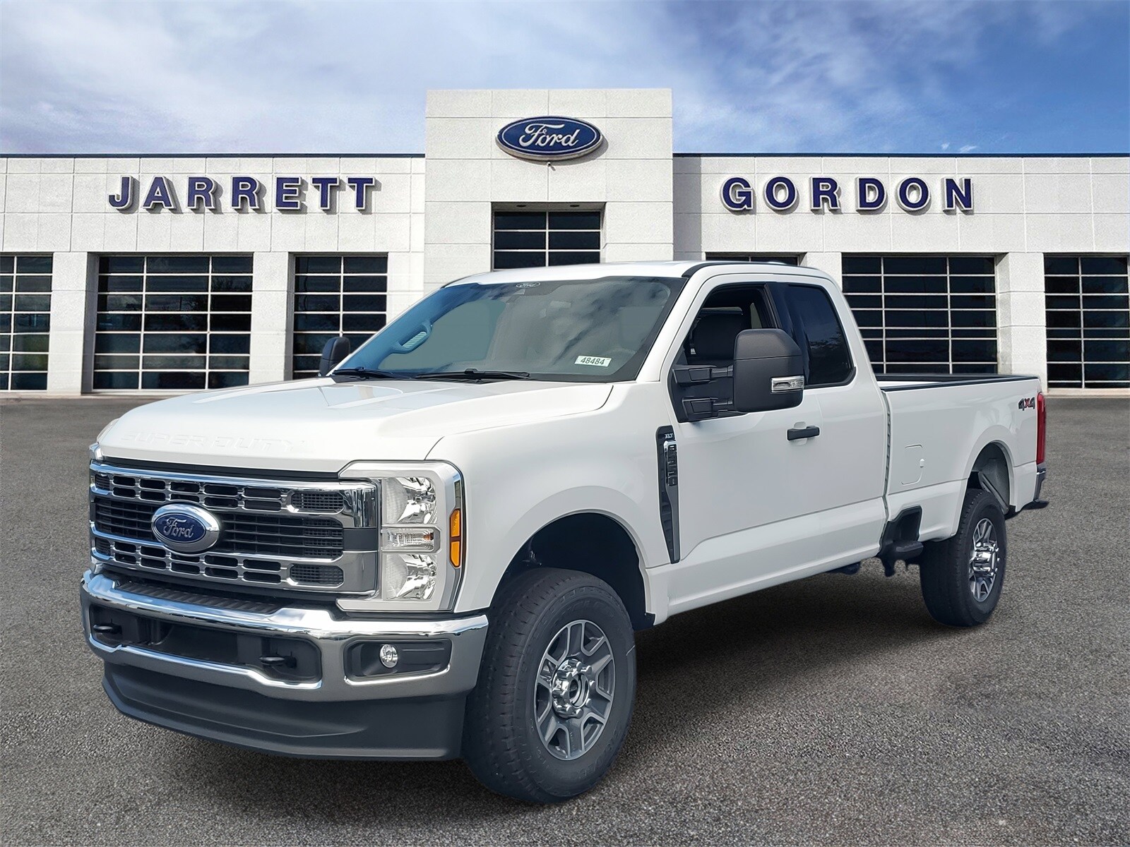 2025 Ford F-350 XLT photo 2