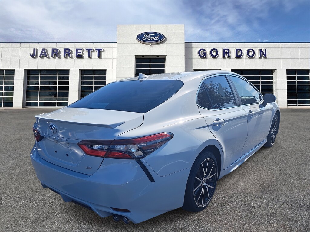 Used 2023 Toyota Camry SE Sedan