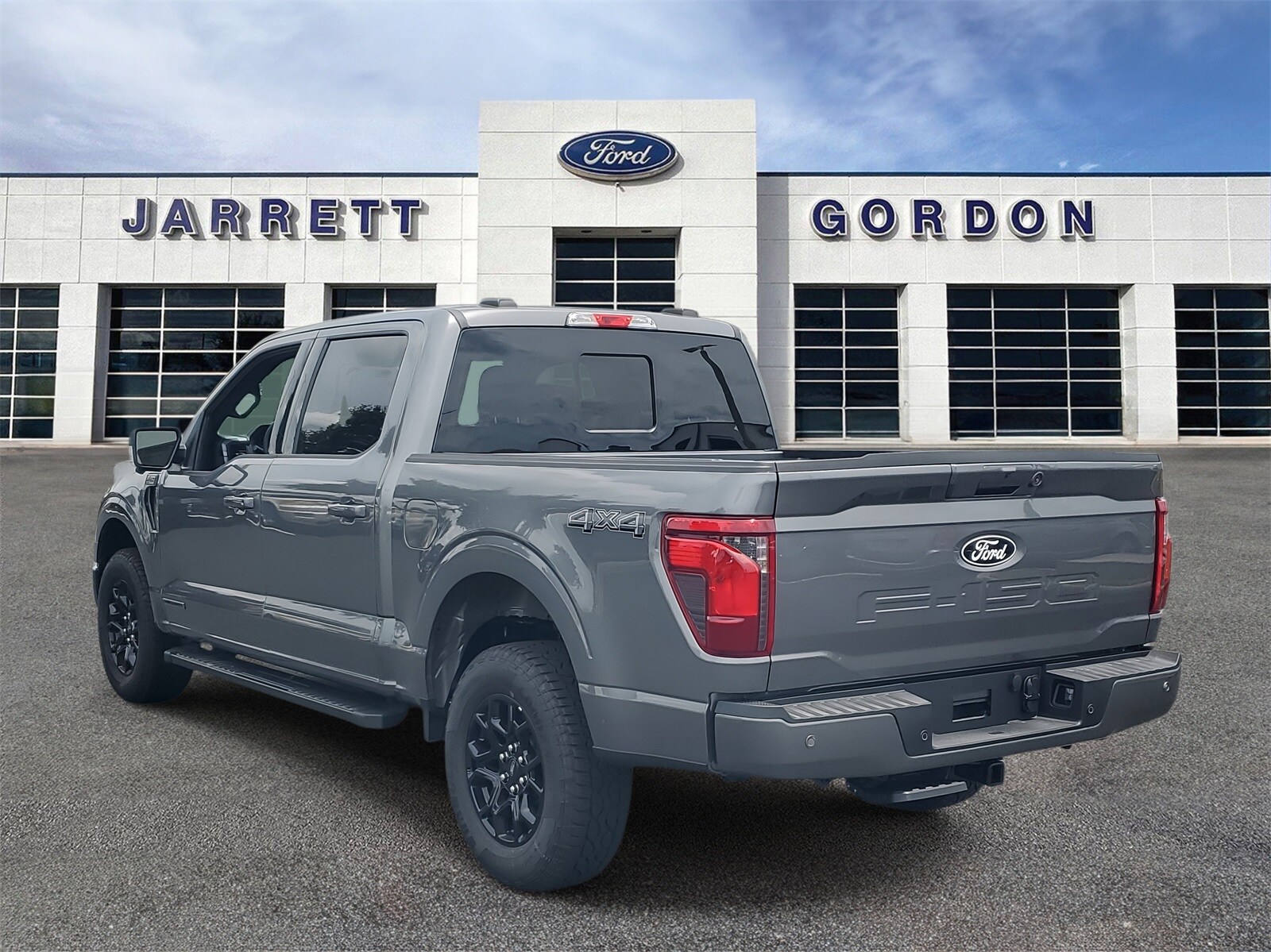 2025 Ford F-150 XLT photo 2