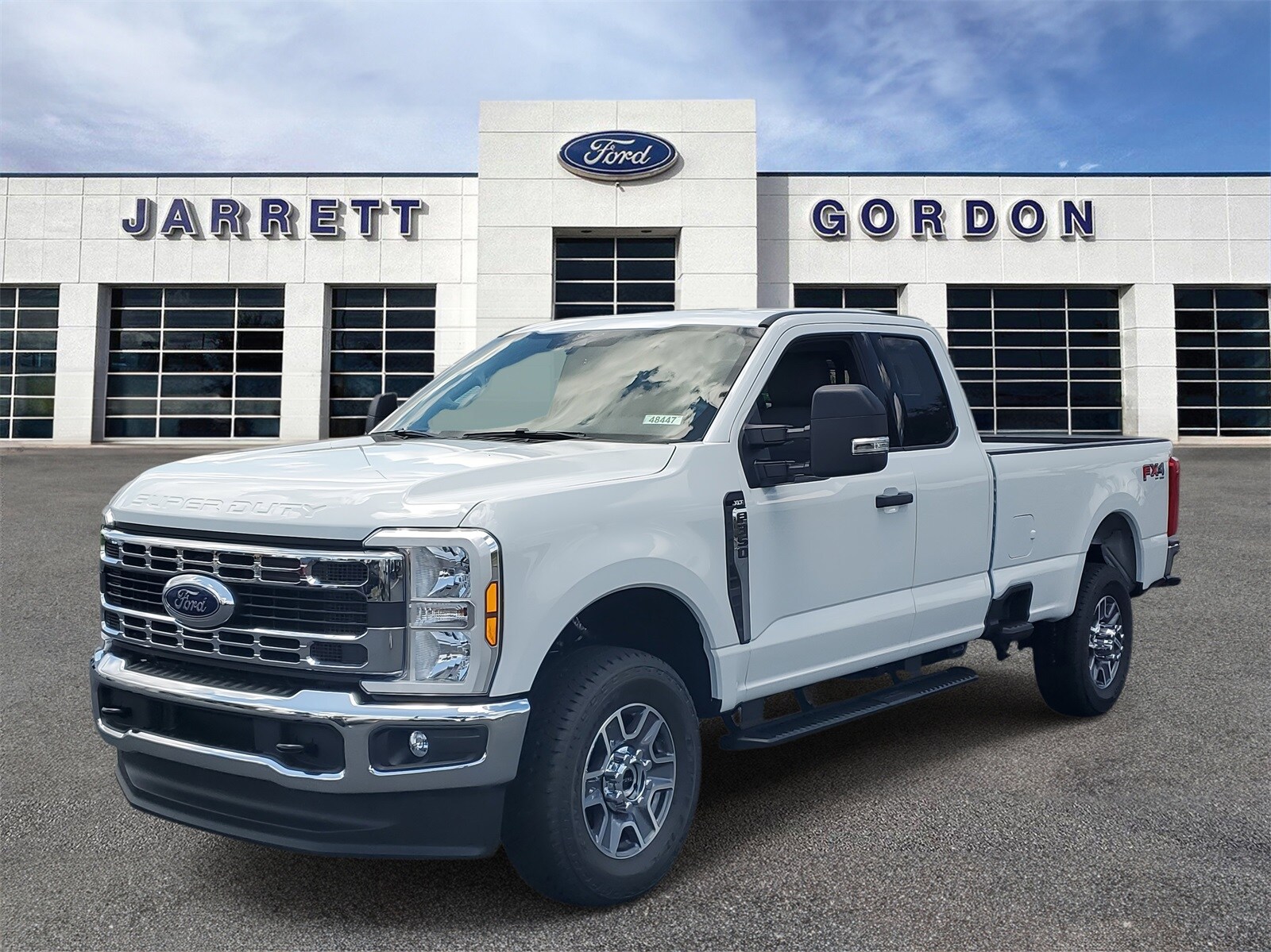 2025 Ford F-350 XLT photo 2