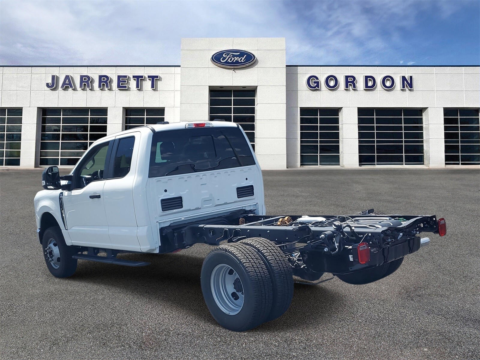 2025 Ford F-350 XL photo 3