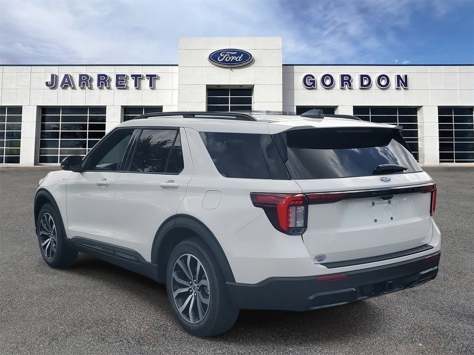 2025 Ford Explorer ST-Line photo 3