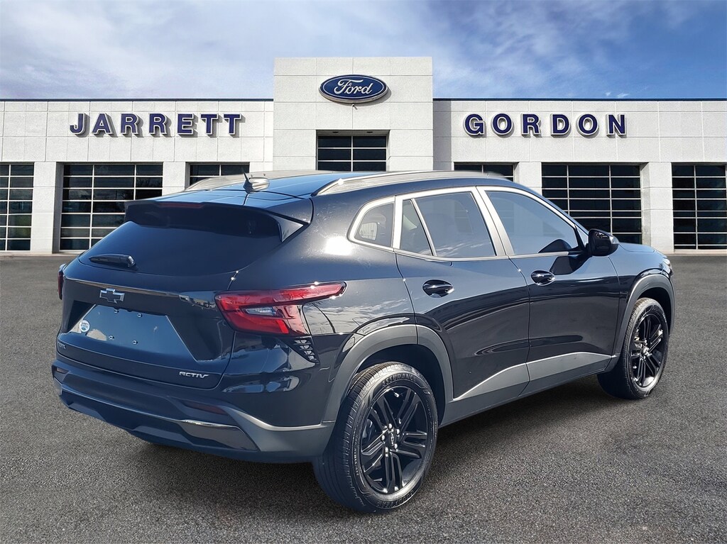 Used 2025 Chevrolet Trax ACTIV SUV