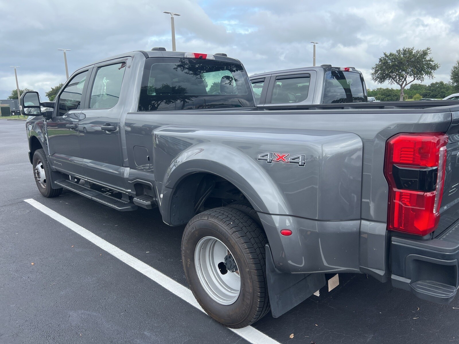 2023 Ford F-350 XL photo 4