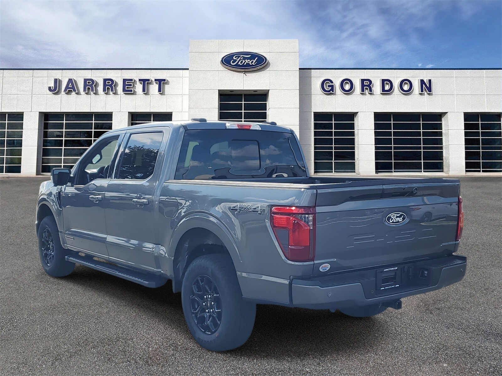2025 Ford F-150 XLT photo 2