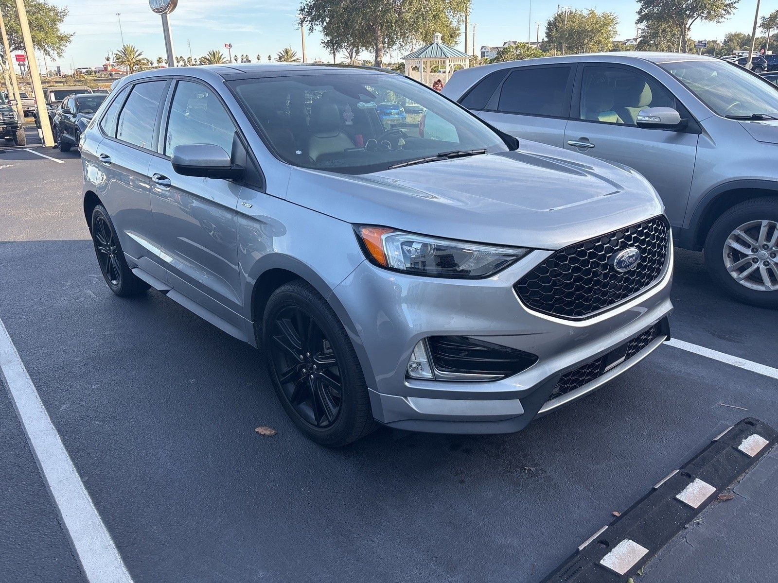 2022 Ford Edge ST-Line's photo