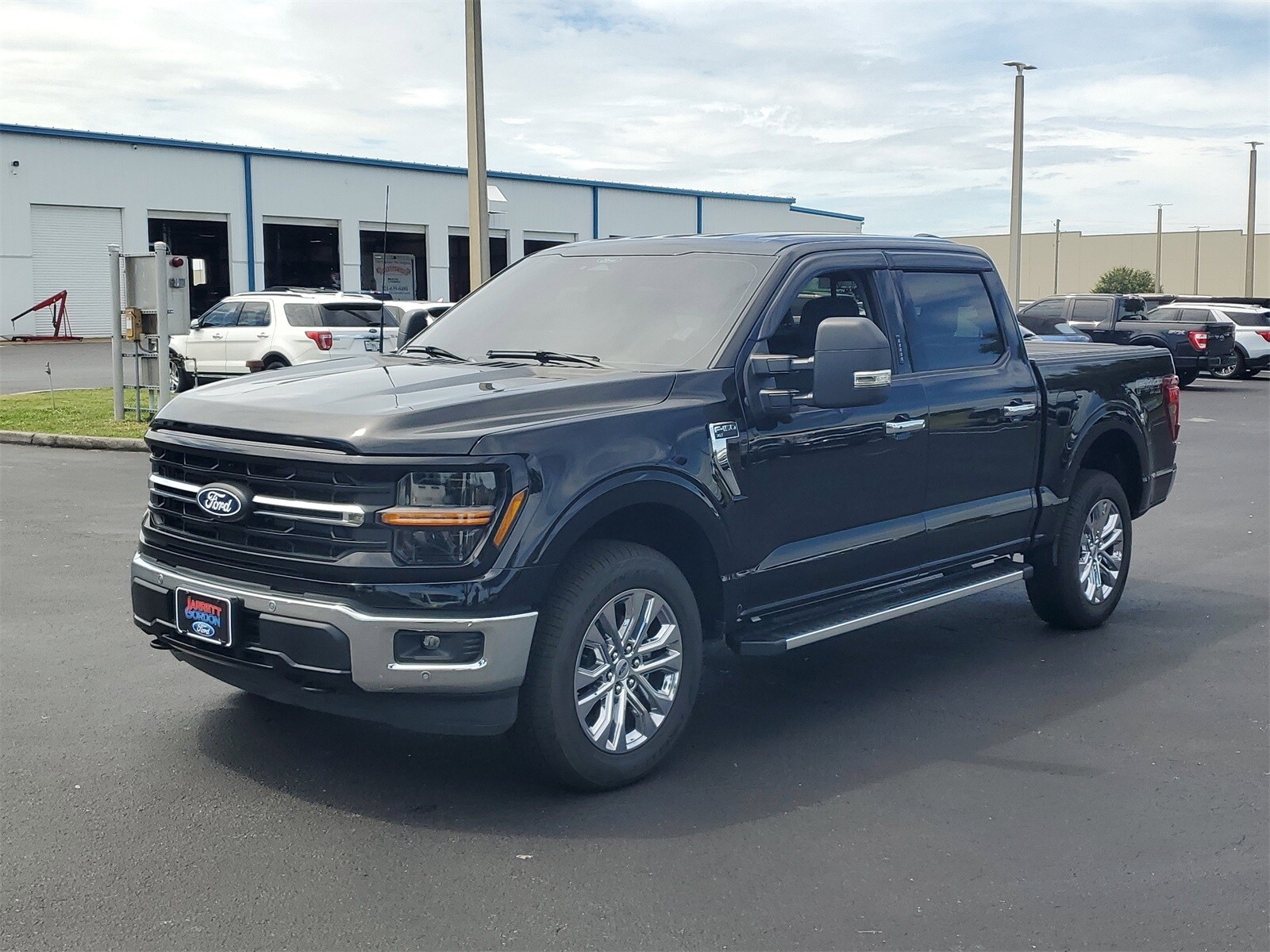2024 Ford F-150 XLT photo 2