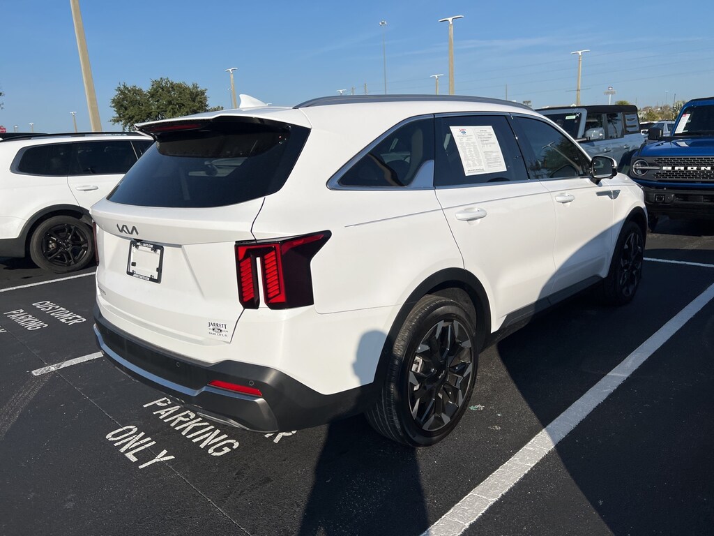 Used 2025 Kia Sorento SX SUV