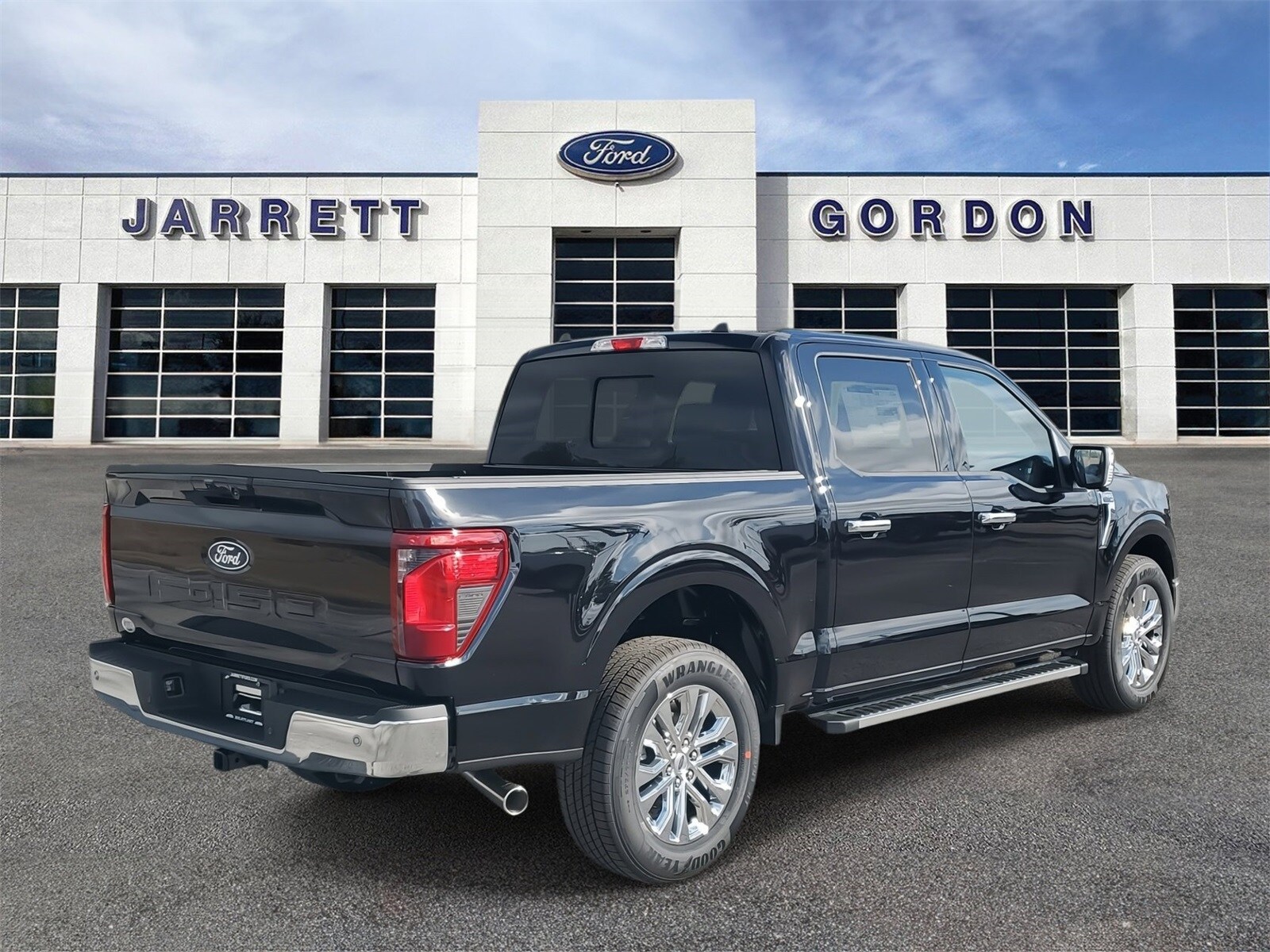 2025 Ford F-150 XLT photo 4