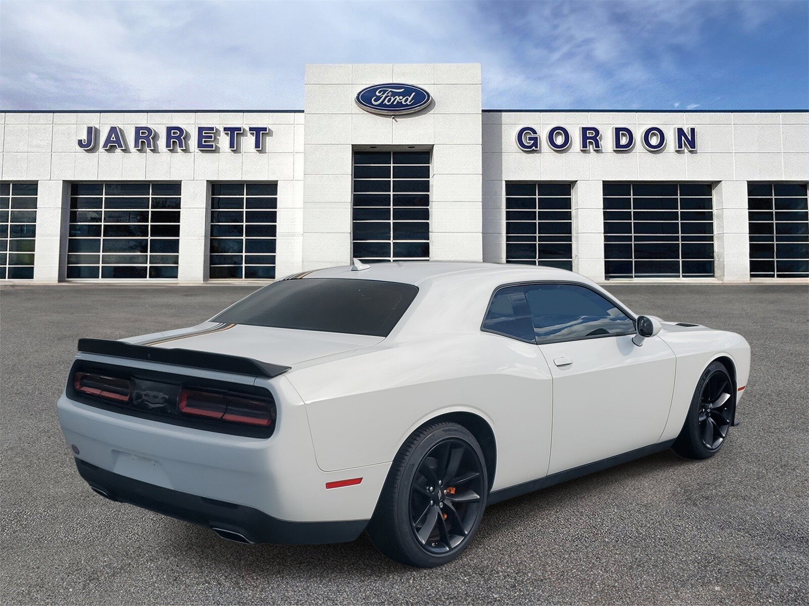 2023 Dodge Challenger GT photo 4