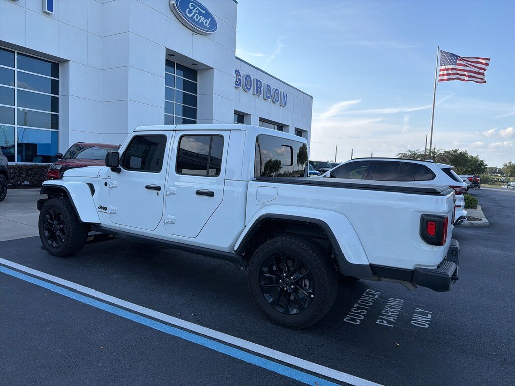 Used 2025 Jeep Gladiator Sport Truck Crew Cab