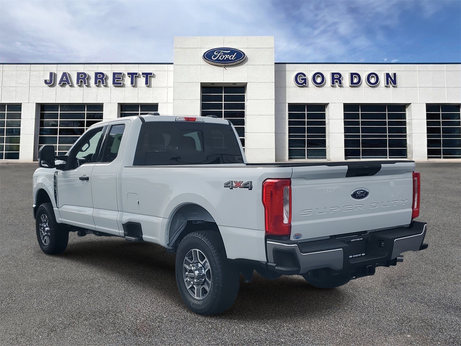 2025 Ford F-350 XLT photo 3