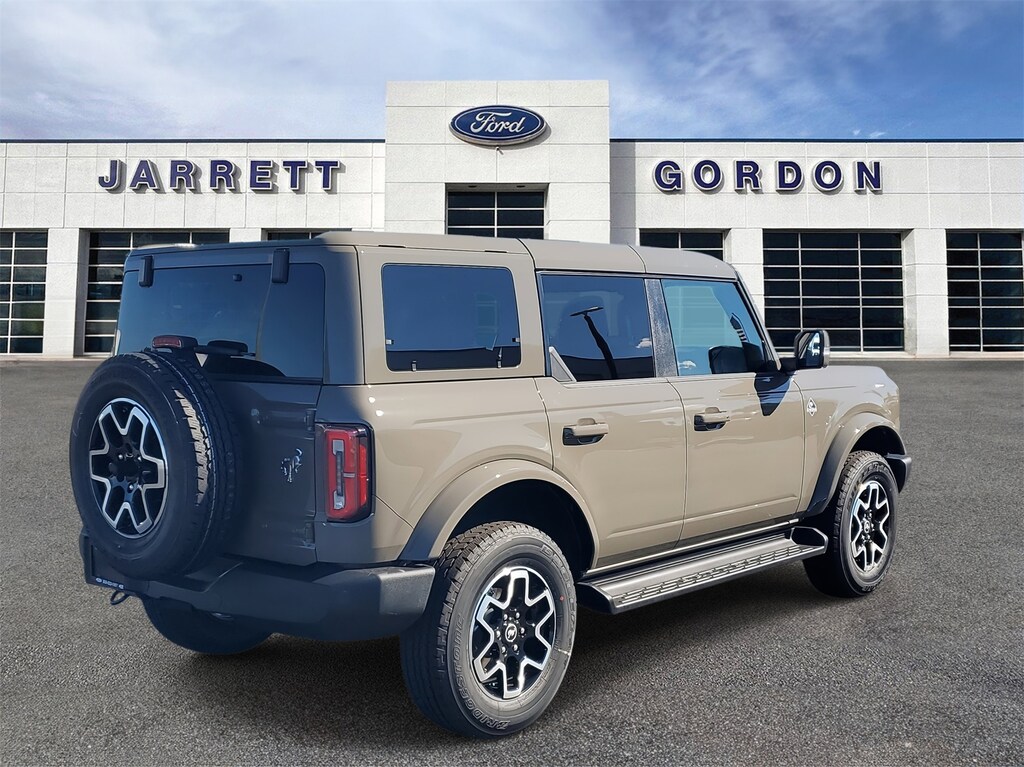 New 2025 Ford Bronco Outer Banks SUV